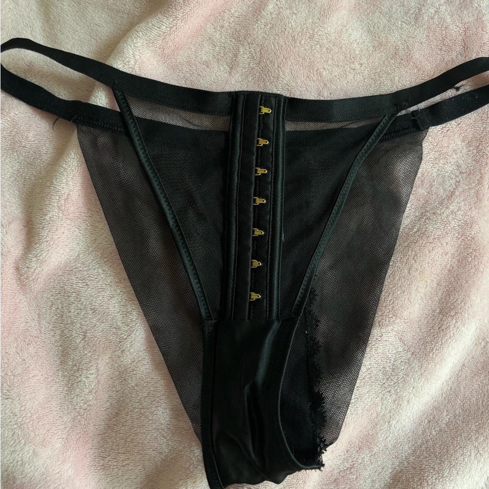 VS black panties
